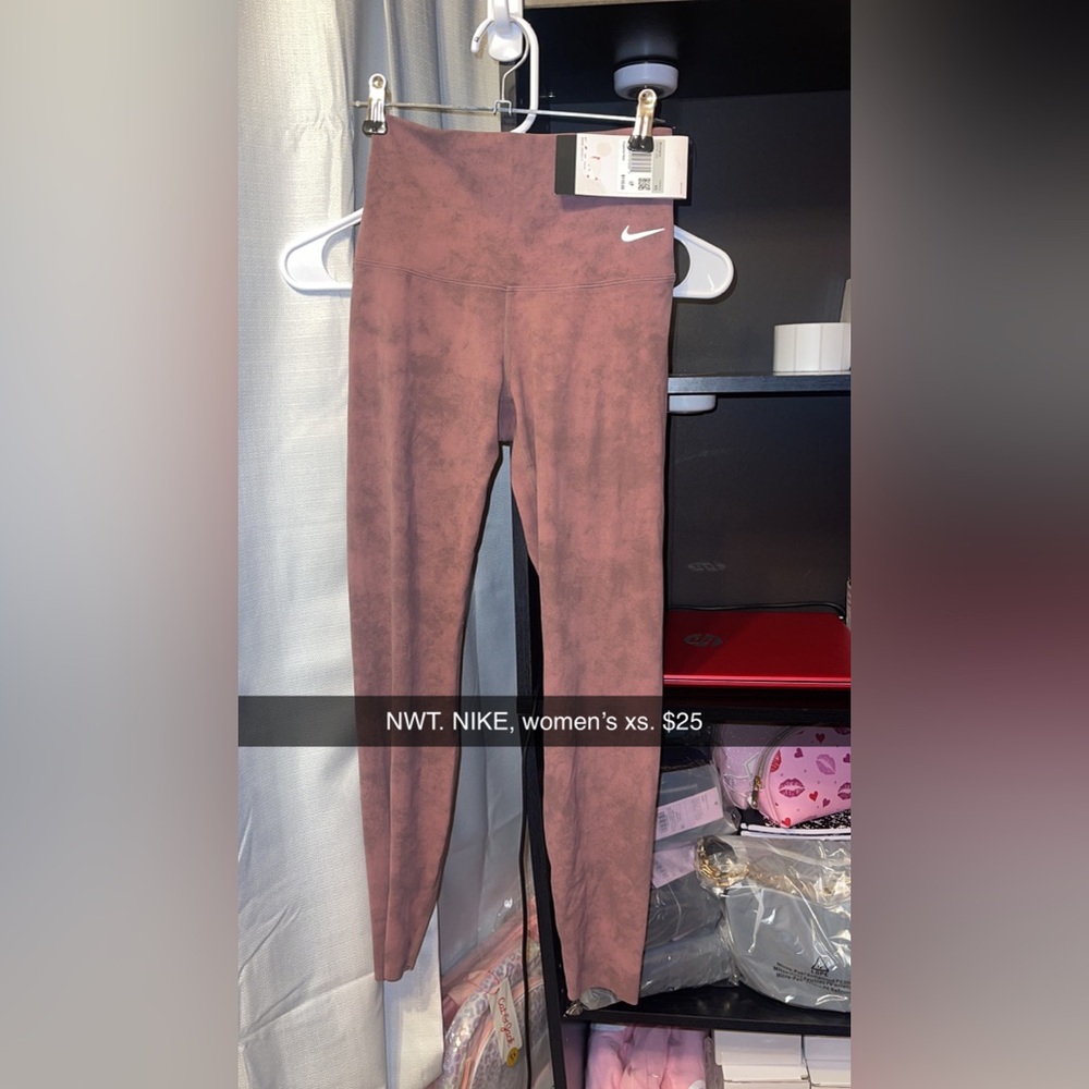 Nike Women's Mauve Leggings